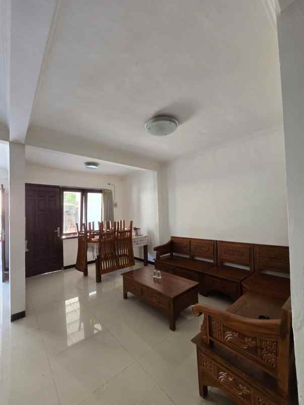 dijual rumah villa kalijudan
