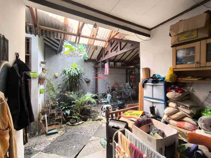 dijual rumah vintage hook strategis asri di bintaro