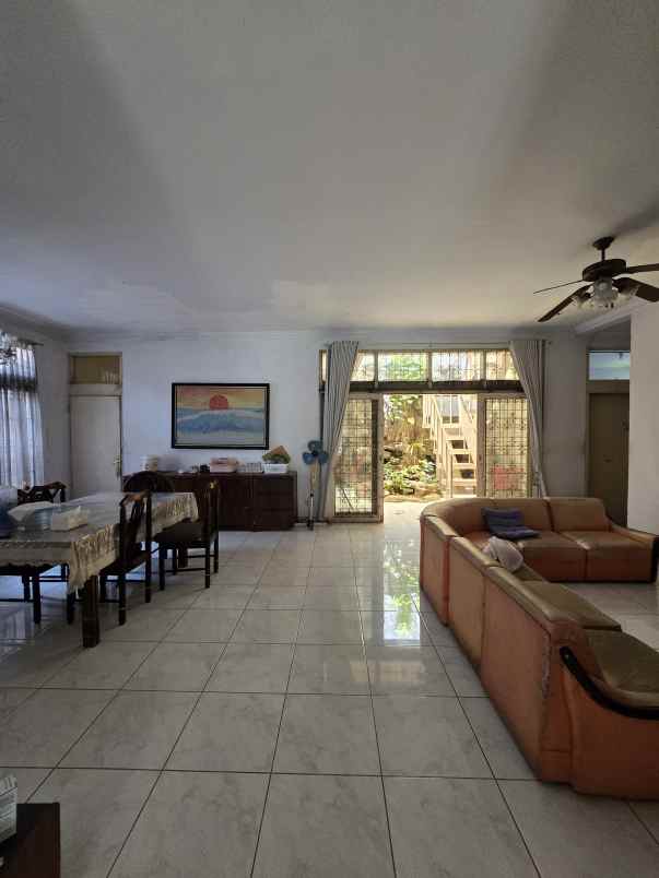 dijual rumah waringin permai