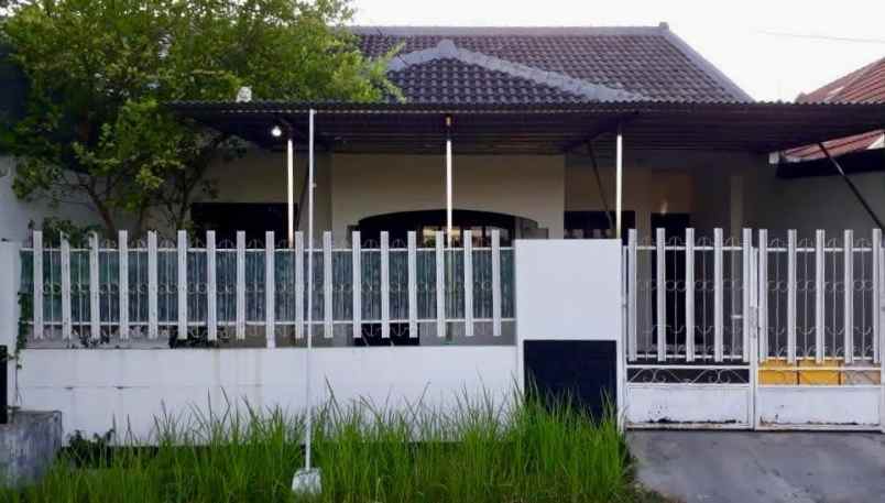 dijual rumah wiguna