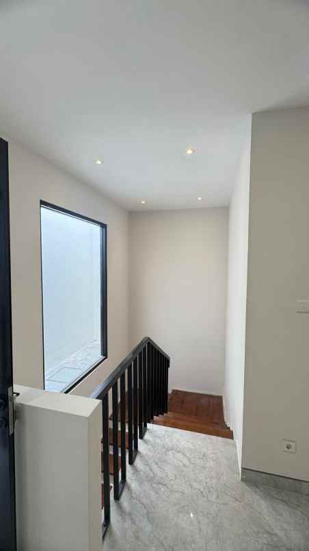 dijual rumah woodland citraland