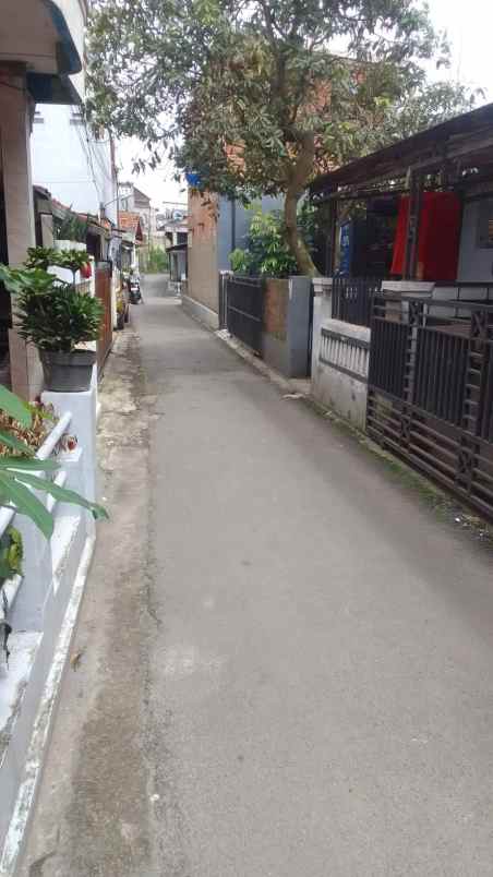 dijual tanah 242 m2