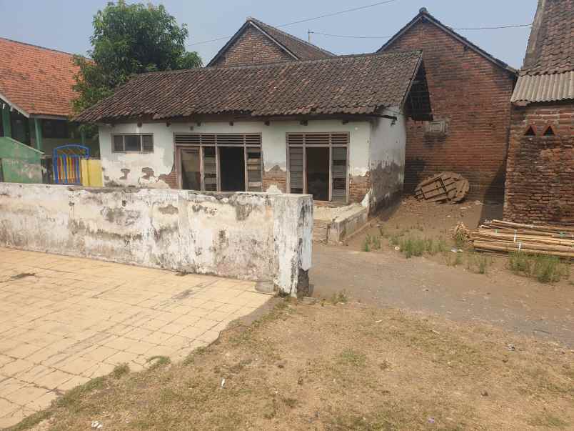 dijual tanah jalan raya tambakrejo