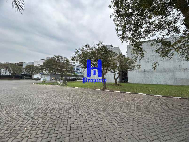 dijual tanah komplek cbd polonia spot