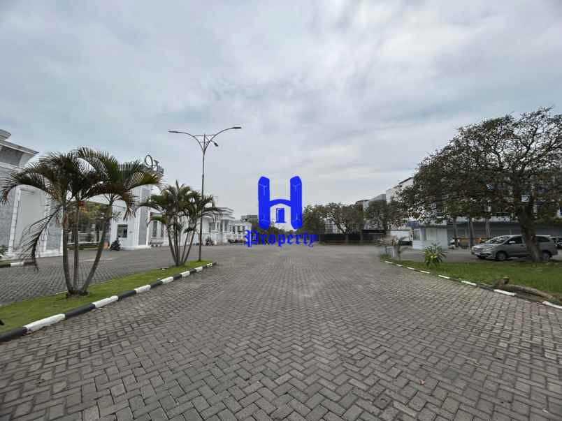 dijual tanah komplek cbd polonia spot