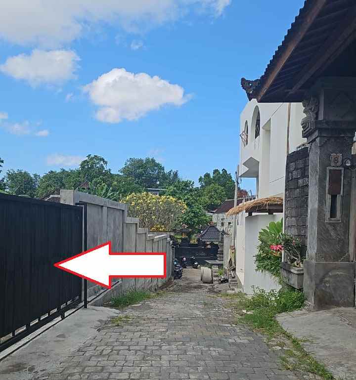 dijual tanah luas 1 8 are 180 m2 kerobokan badung bali