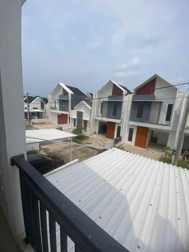 dijual villa bedahan sawangan depok