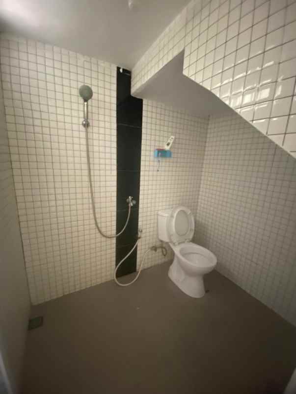 dijual villa bedahan sawangan depok