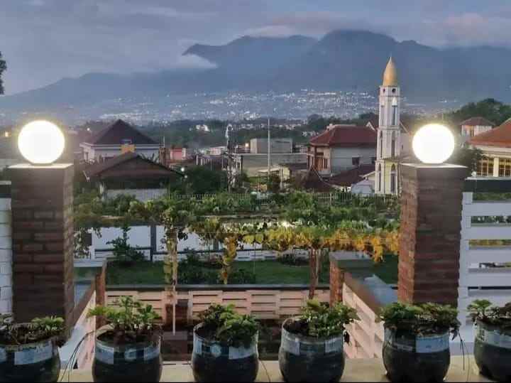 dijual villa bumiaji