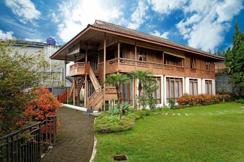 dijual villa cisarua puncak bogor