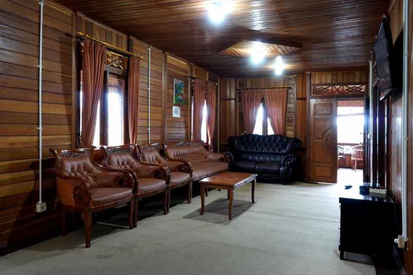 dijual villa cisarua puncak bogor