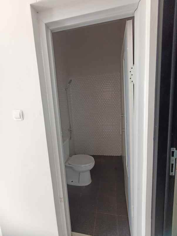 dijual villa curug bojongsari depok