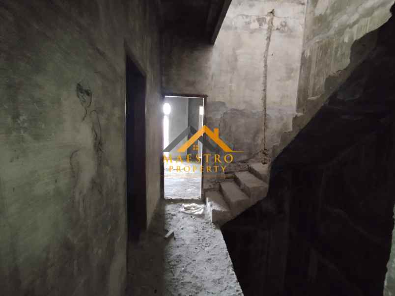 dijual villa di komplek givency one type chelsea medan