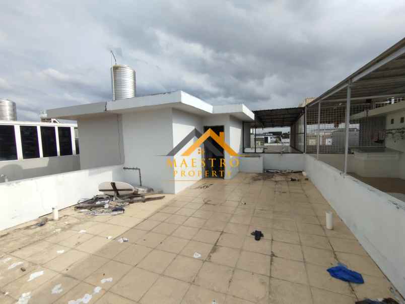 dijual villa di komplek givency one type chelsea medan