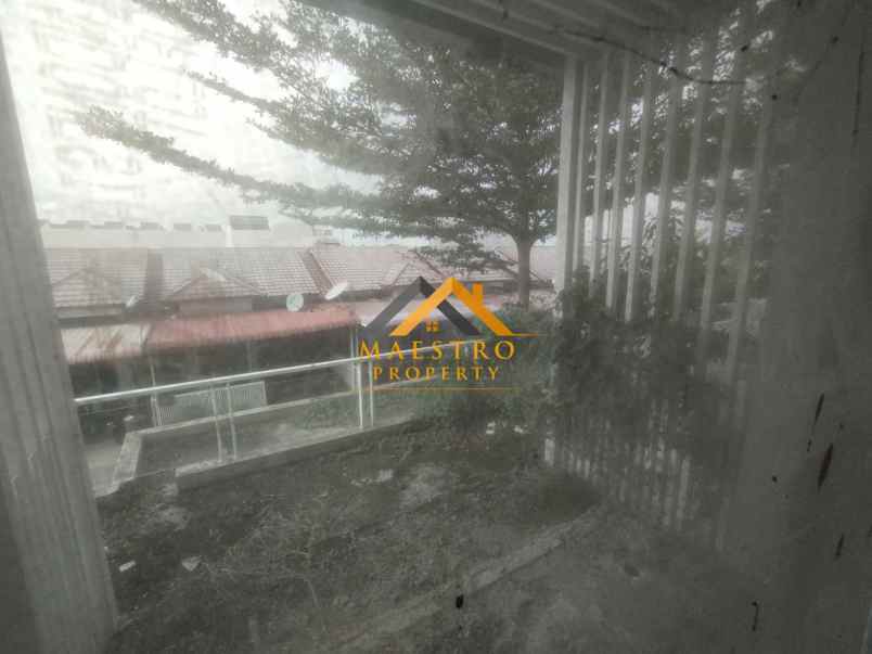 dijual villa di komplek givency one type chelsea medan