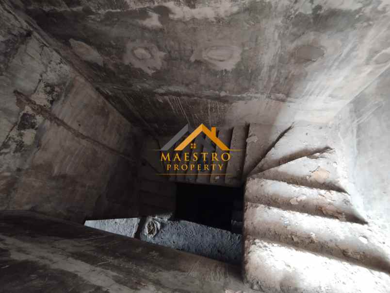 dijual villa di komplek givency one type chelsea medan