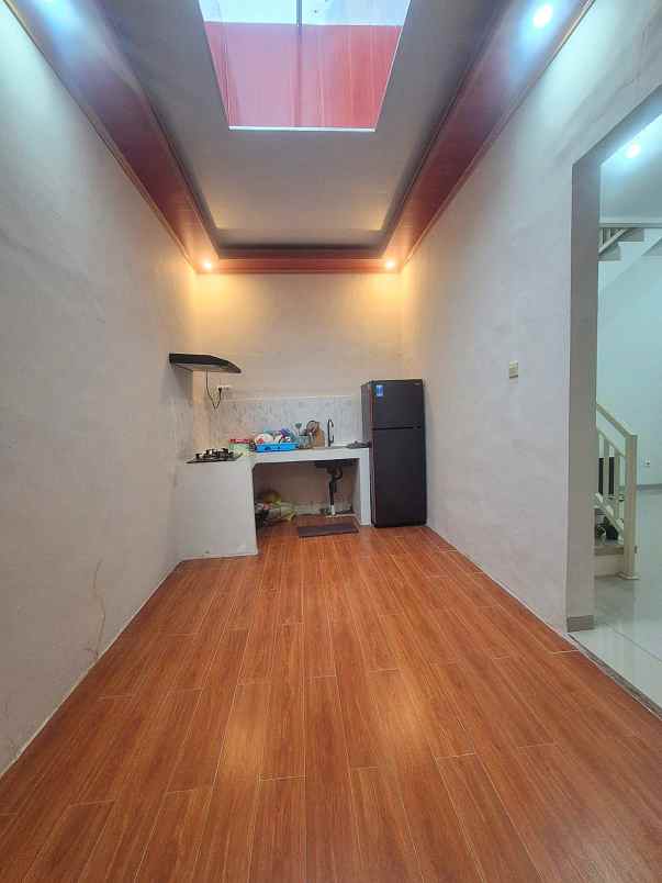 dijual villa griya sekar asri
