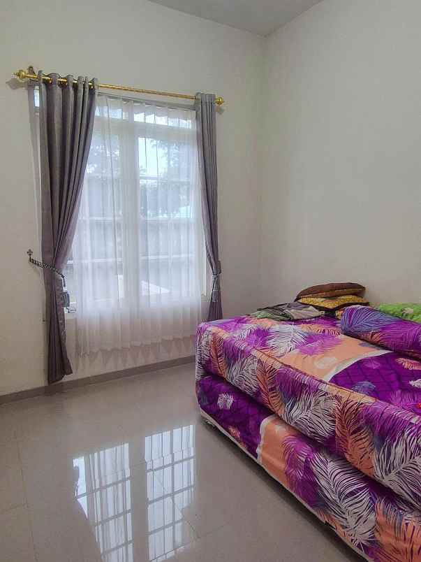 dijual villa griya sekar asri