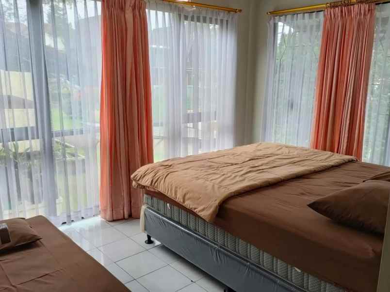 dijual villa istana bunga lembang fully furnished