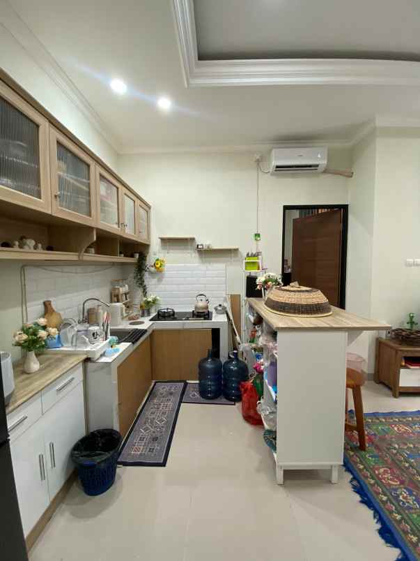 dijual villa kalimulya cilodong depok