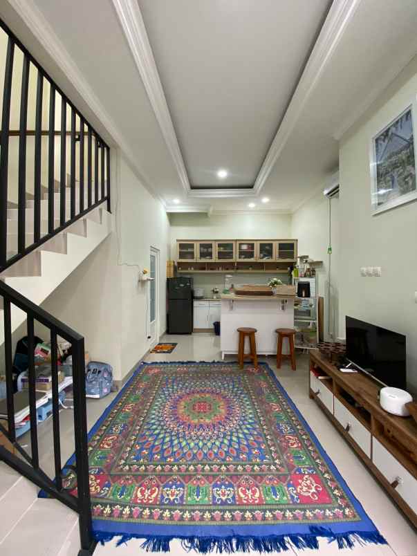 dijual villa kalimulya cilodong depok