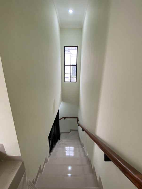 dijual villa kalimulya cilodong depok