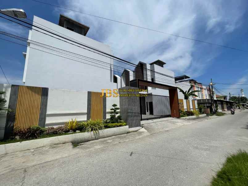dijual villa komplek cemara houston