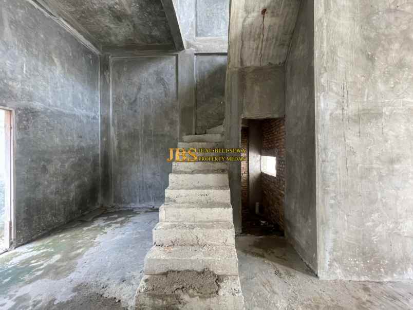 dijual villa komplek cemara houston