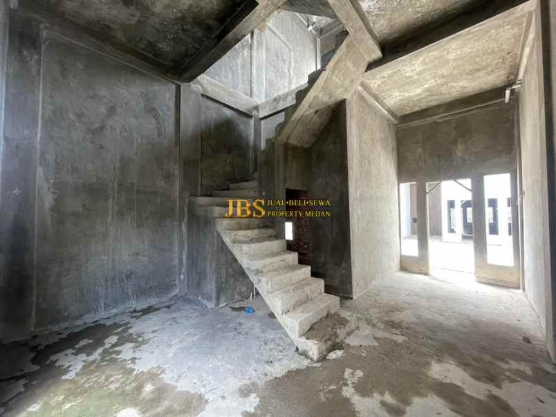 dijual villa komplek cemara houston