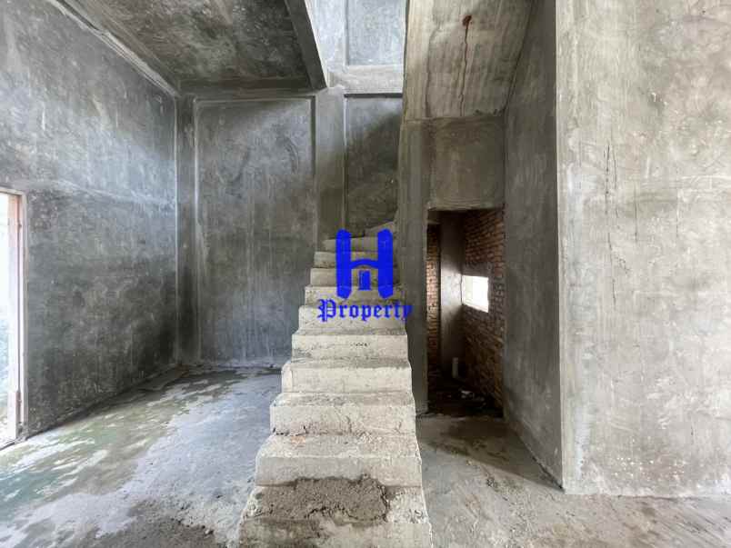 dijual villa komplek cemara houston