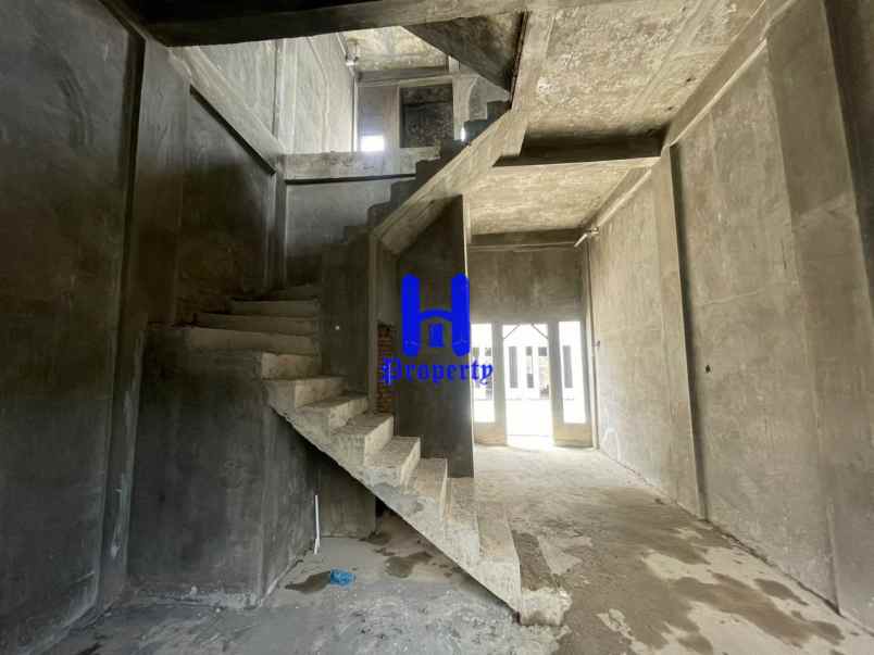 dijual villa komplek cemara houston