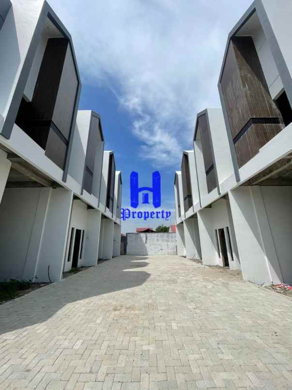dijual villa komplek cemara houston