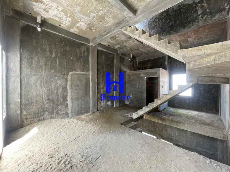 dijual villa komplek cemara houston