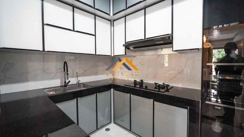 dijual villa komplek jewel park jalan