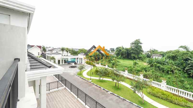 dijual villa komplek jewel park jalan