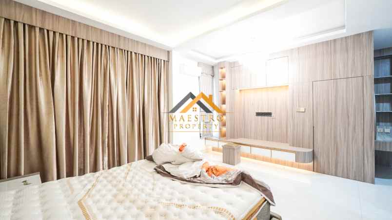 dijual villa komplek jewel park jalan