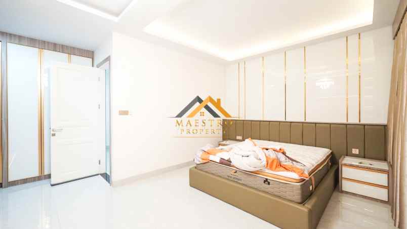 dijual villa komplek jewel park jalan