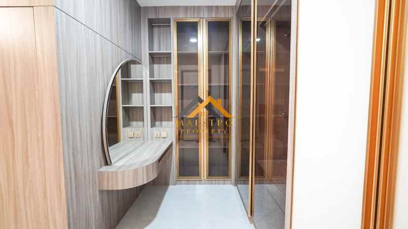 dijual villa komplek jewel park jalan