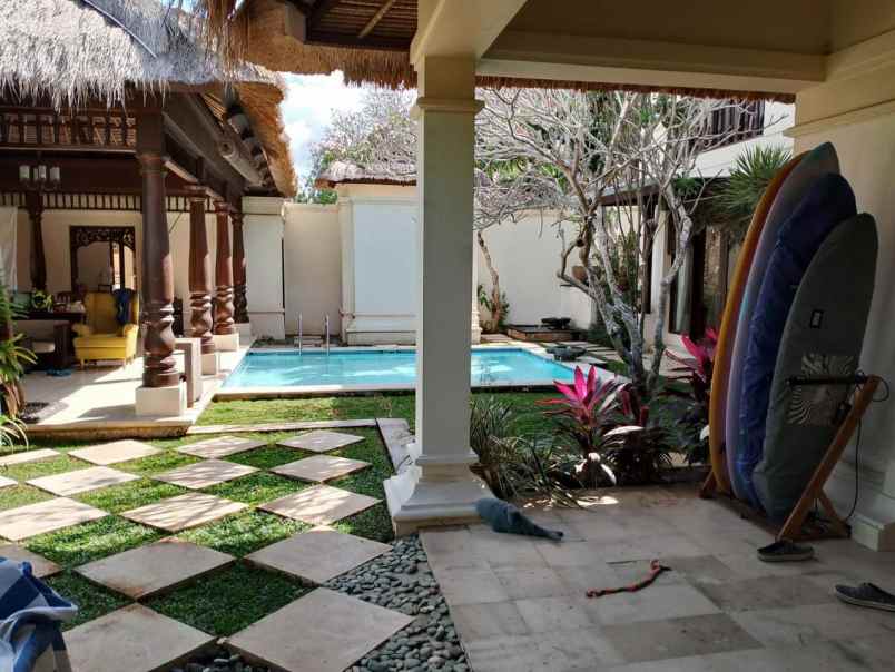 dijual villa nyaman terawat strategis di jimbaran bali