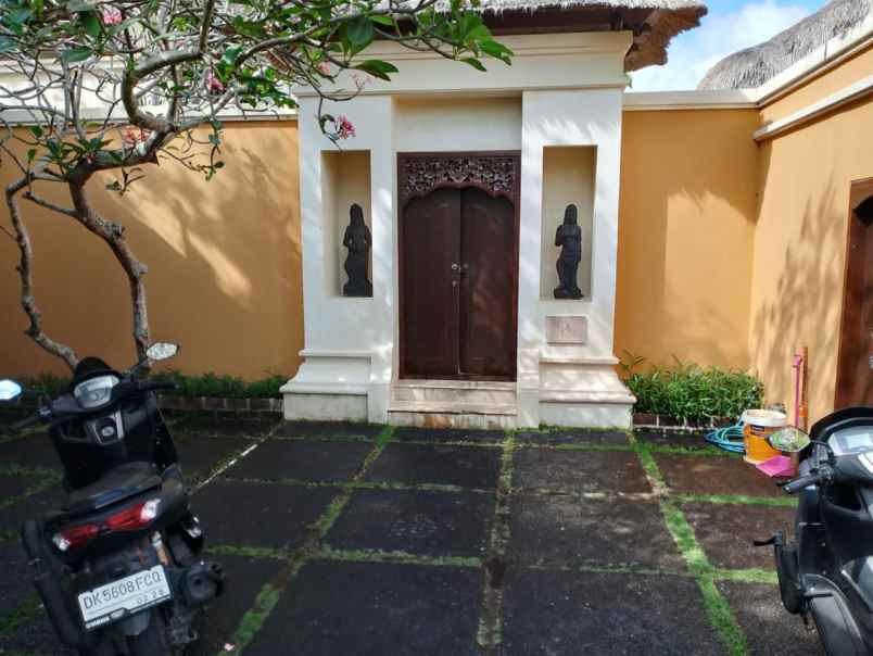 dijual villa nyaman terawat strategis di jimbaran bali