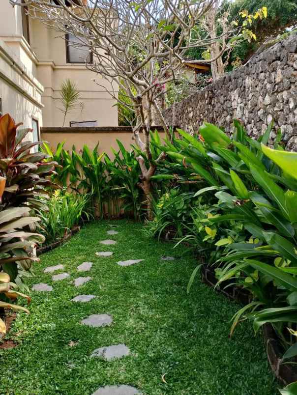 dijual villa nyaman terawat strategis di jimbaran bali