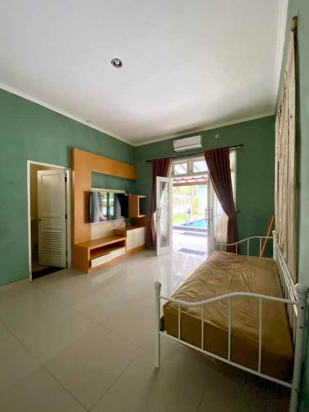 dijual villa sinduharjo ngaglik sleman