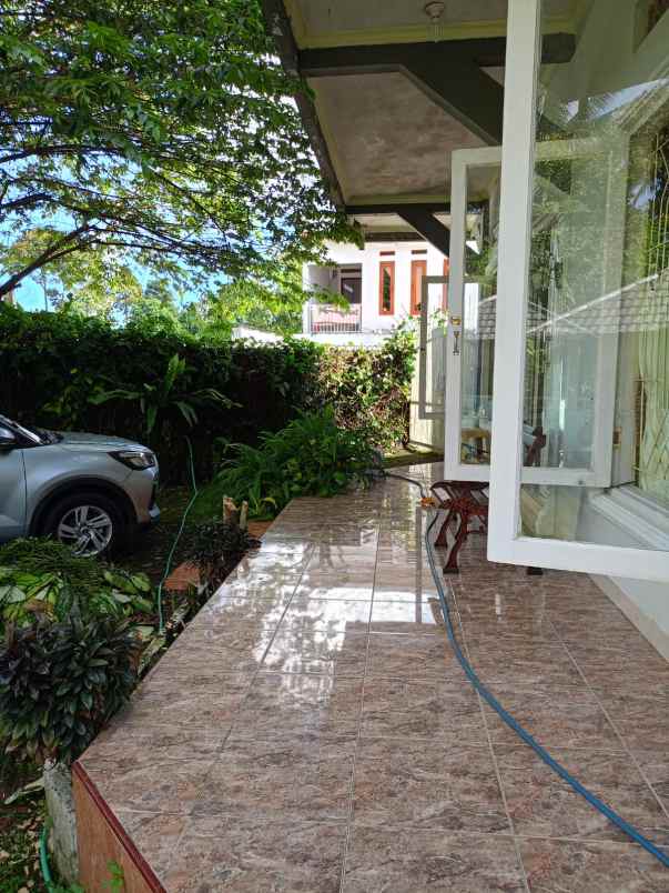 dijual villa villa pak awang cigombong