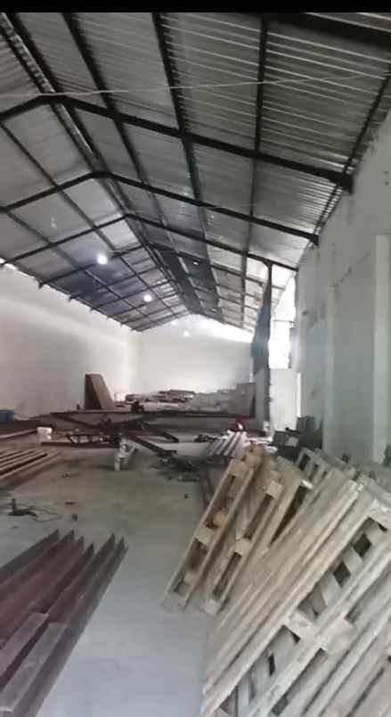 disewakan gudang di jombang