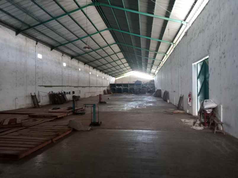 disewakan gudang di tuban