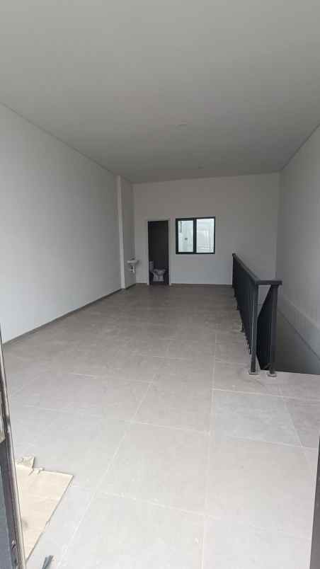 disewakan ruko gudang kantor eastern hill