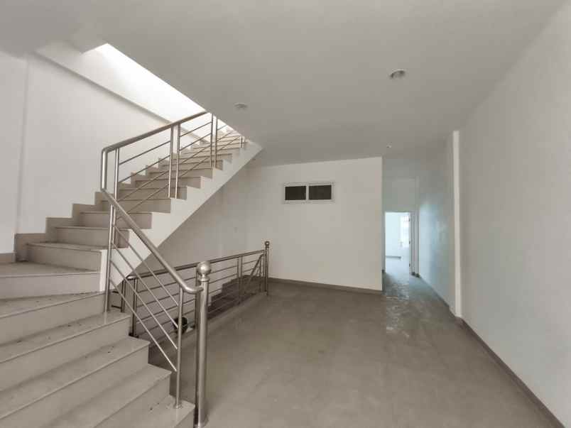 disewakan ruko gudang kantor komplek cemara asri jalan