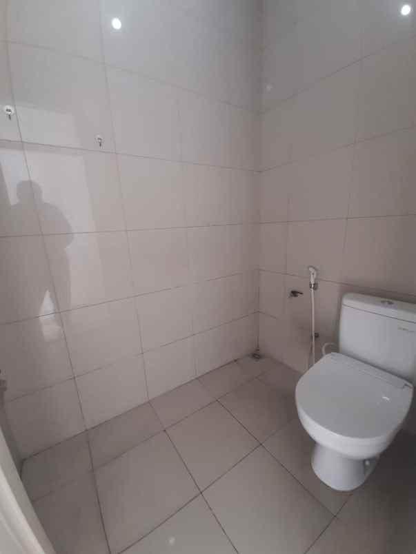 disewakan ruko gudang kantor sentral margomulyo permai