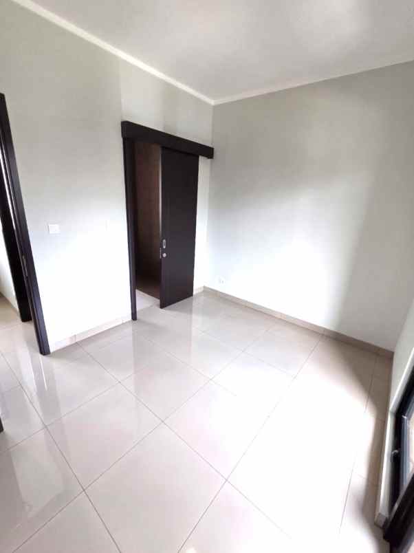 disewakan rumah scg summarecon crown gading