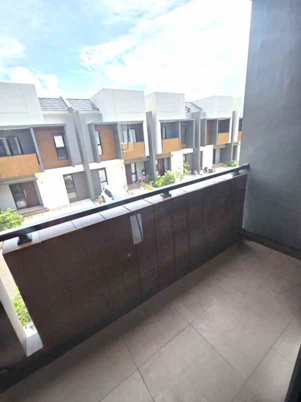 disewakan rumah scg summarecon crown gading